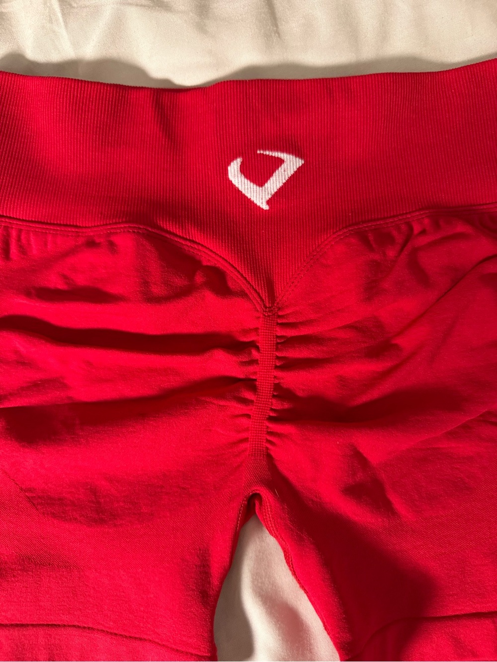 High-Waist Red Seamless Bike Shorts for Women - Picture 5 of 8